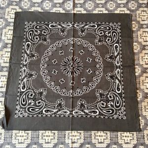 NWOT Gray bandana/ face mask 😷